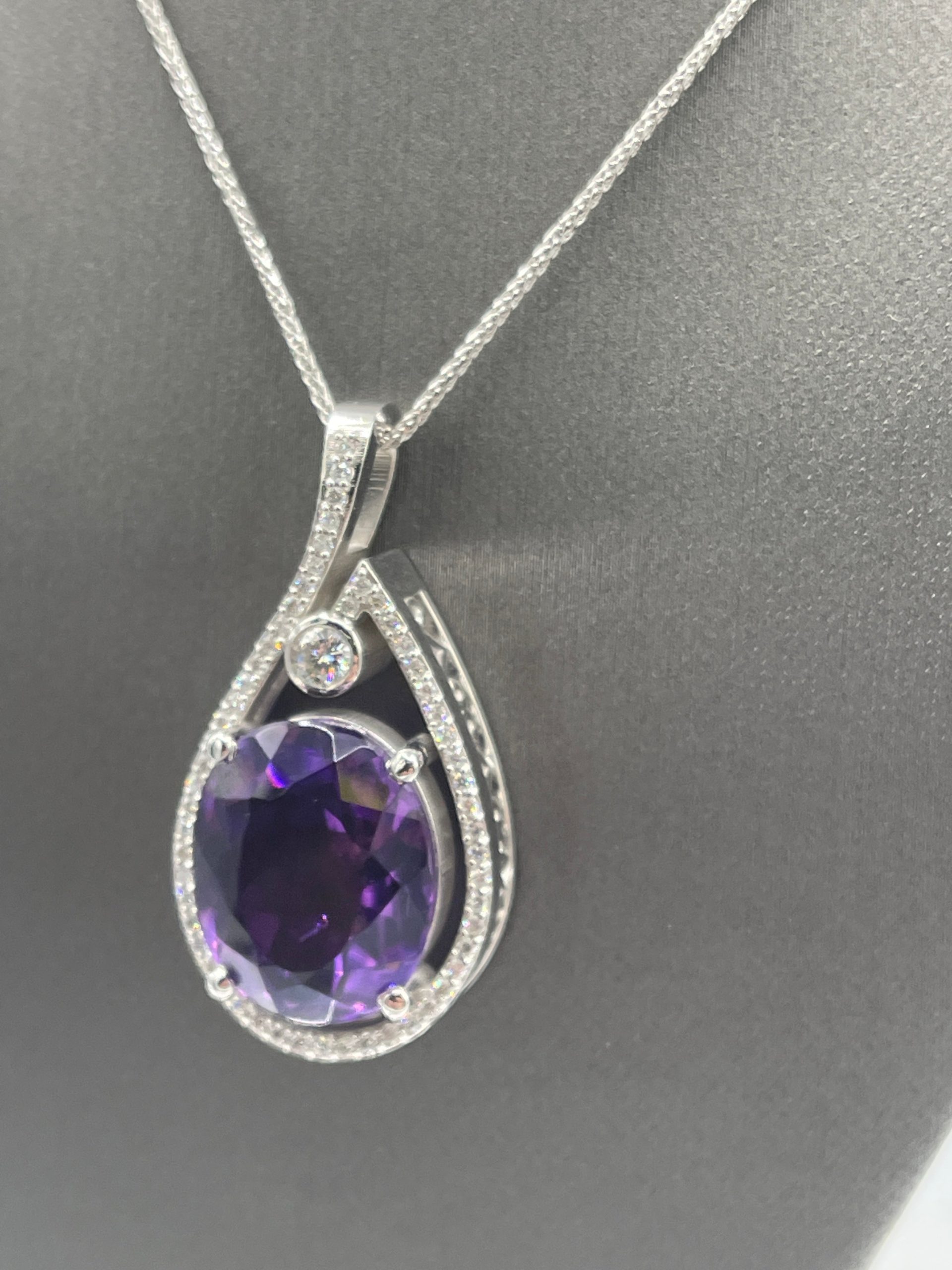 official-store-of-the-14-karat-white-gold-oval-amethyst-and-round-brilliant-diamond-necklace-beautiful-purple-flawless-gia-certification-for-cheap_3.jpg